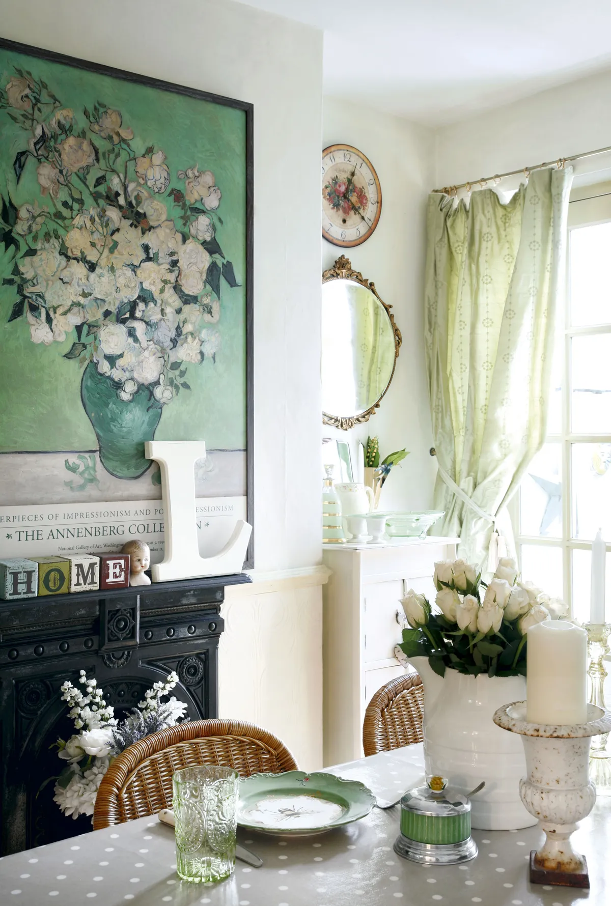 Being a huge fan of pastel green and white, Louise selected this gentle colour scheme for her kitchen-diner