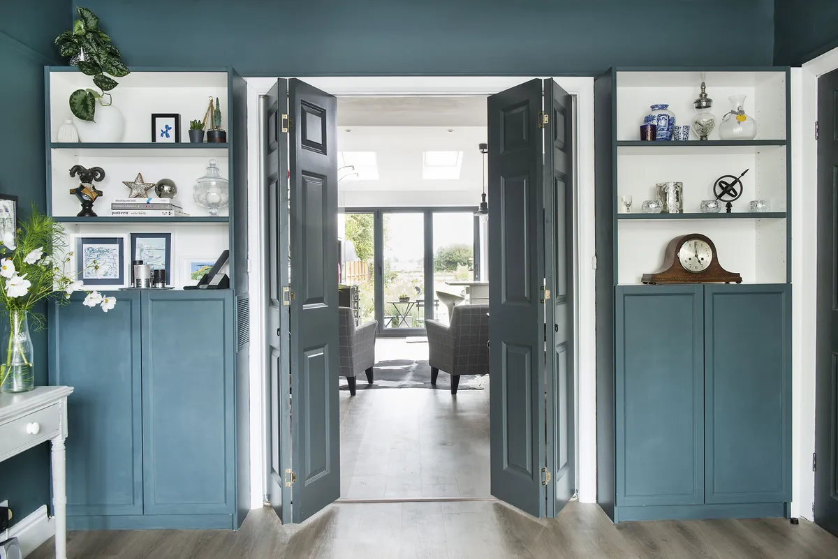 A space for post-lockdown socialising was high on Sarah’s wish list, so she chose bi-fold doors between the kitchen and living room, which create an open-plan area when folded back