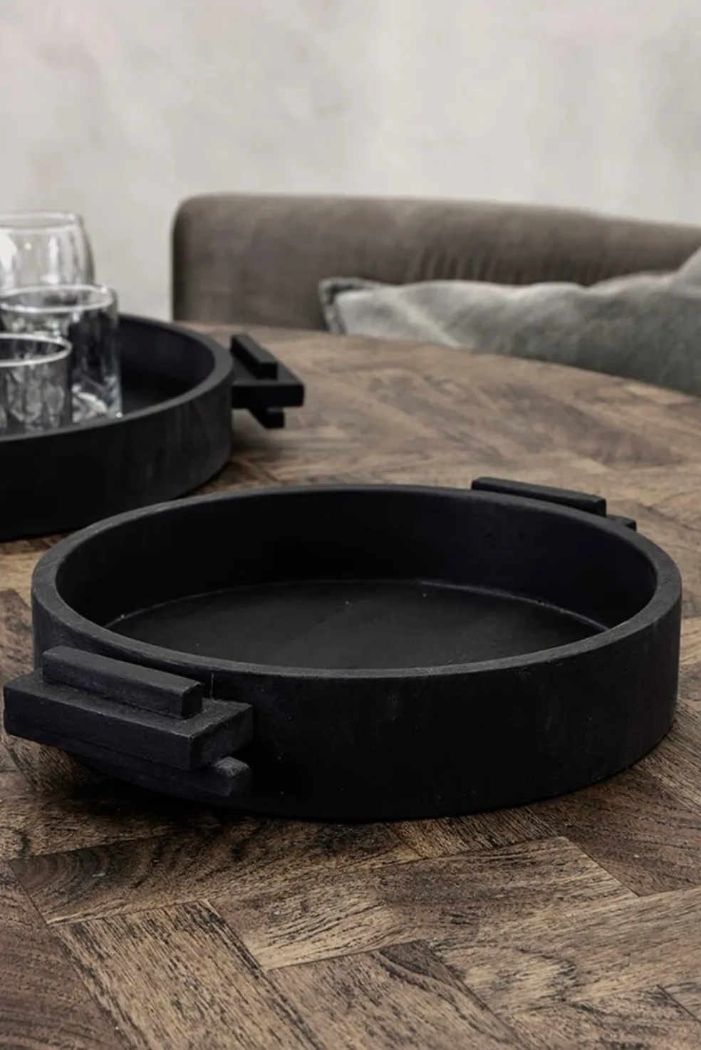 Black House Doctor Round Coffee Table Tray