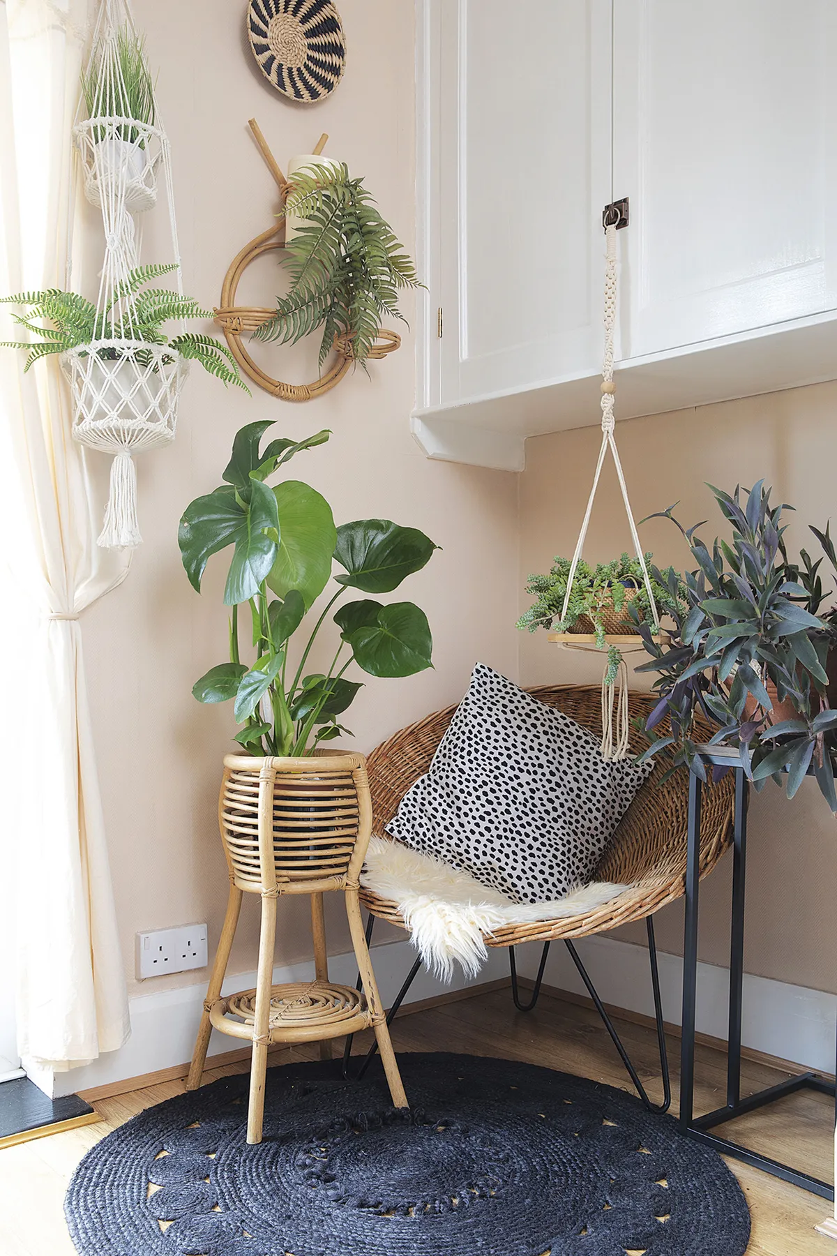 Leanne’s a big fan of plants and has them dotted around every room. ‘My mum made lots of the hanging planters during lockdown,’ she says. ‘I love the double one, which I got in Cornwall, as it’s quite unusual’