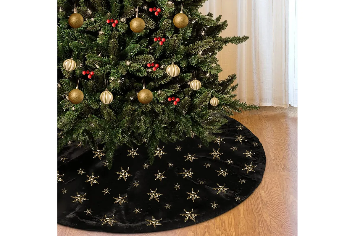  Glittery Snowflake Christmas Tree Skirt