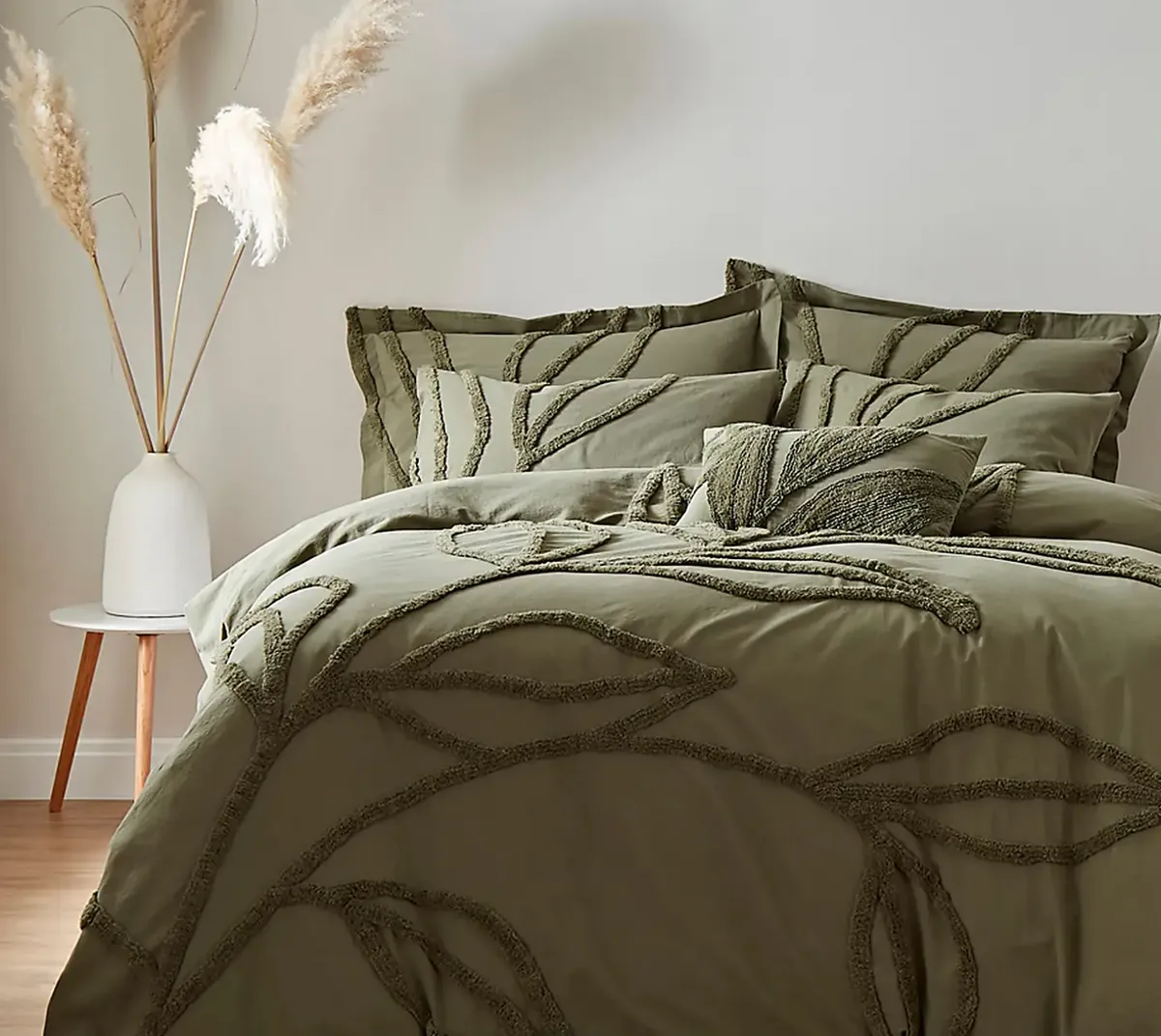 Tufted Leaf Duvet Cover and Pillowcase Set