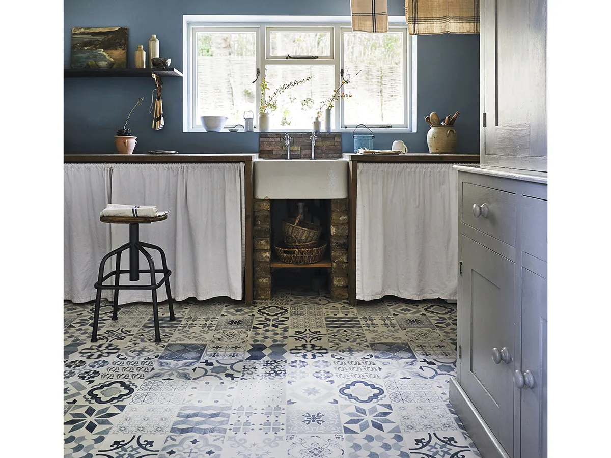 A patterned floor can work in a country kitchen