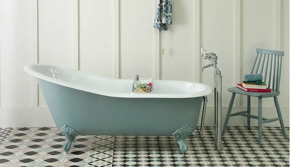 the luxurious Dawlish single-ended slipper rolltop bath