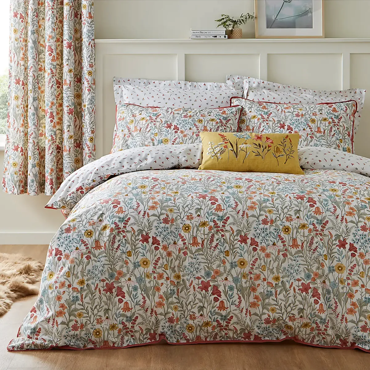 Meadow Ditsy Floral Red 100% Cotton Reversible Duvet Cover and Pillowcase Set, £30