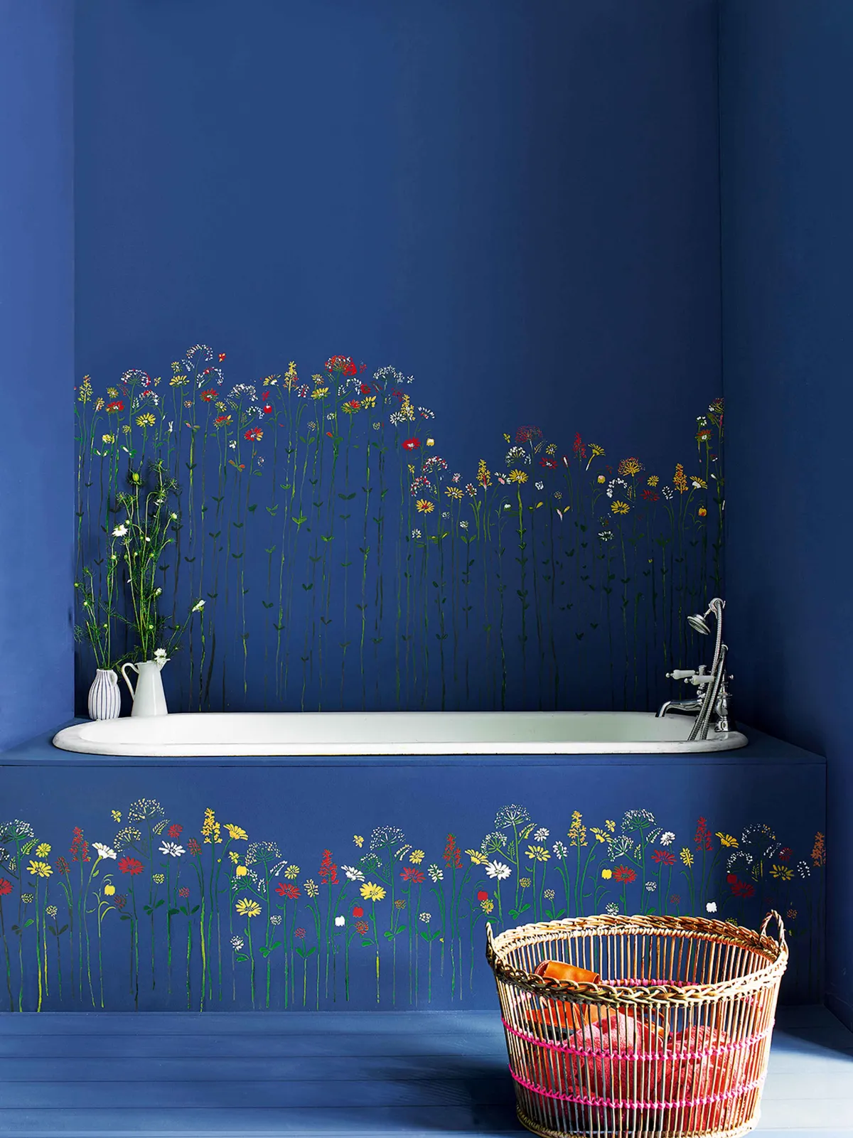 Annie Sloan - Stencils - Meadow Flowers - Bathroom - Stencil on Napoleonic Blue Wall Paint - Lifestyle - Portrait (1)