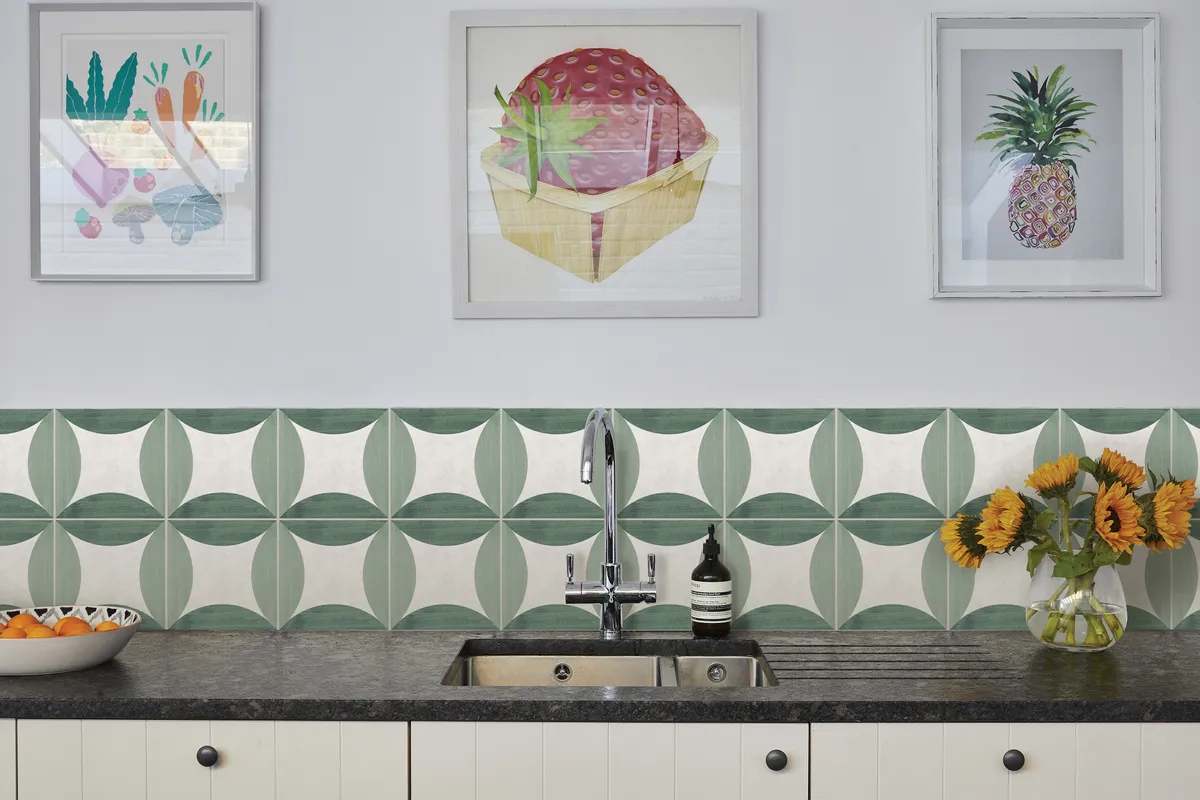 kitchen splashback ideas - green tiles