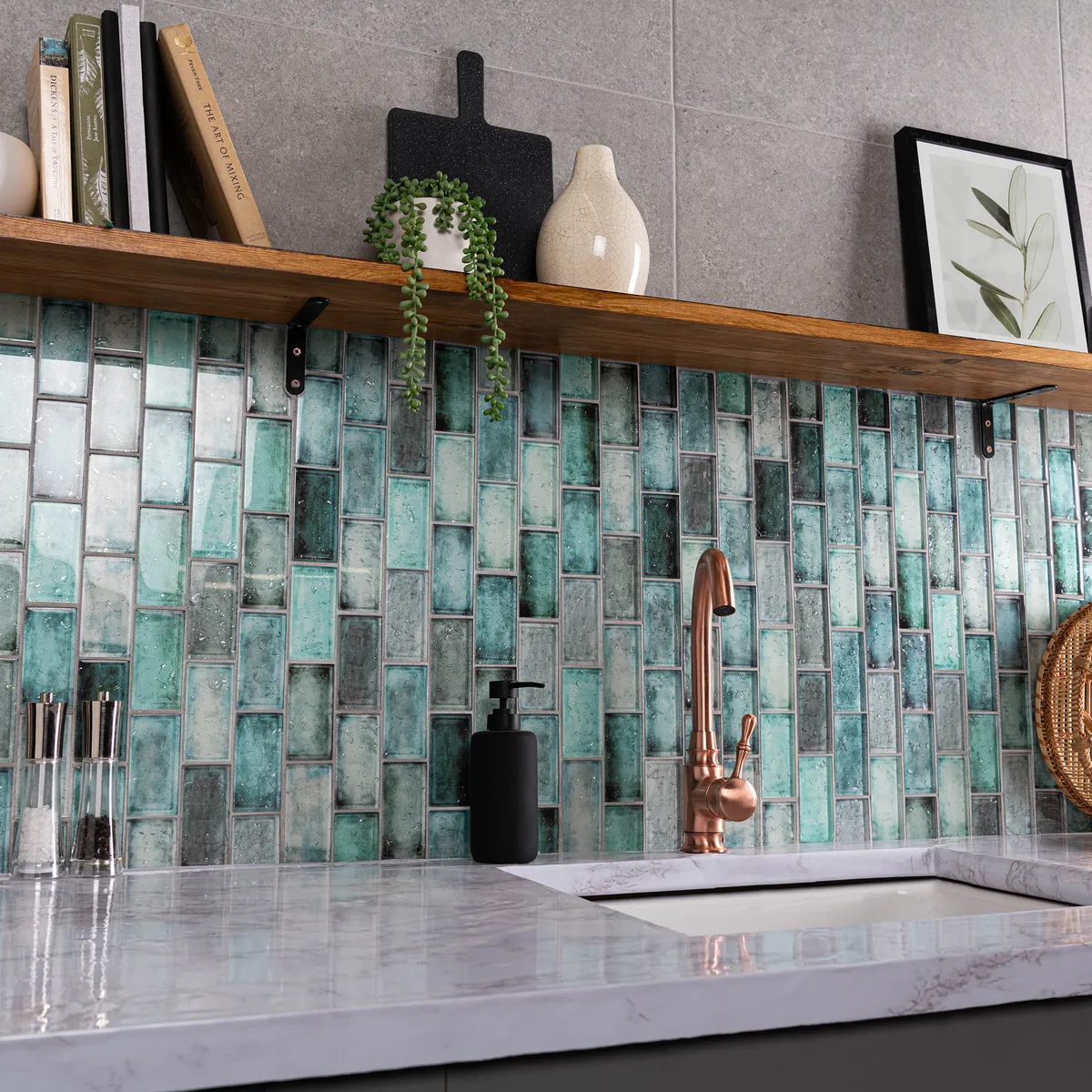kitchen splashback ideas - vertical tiles
