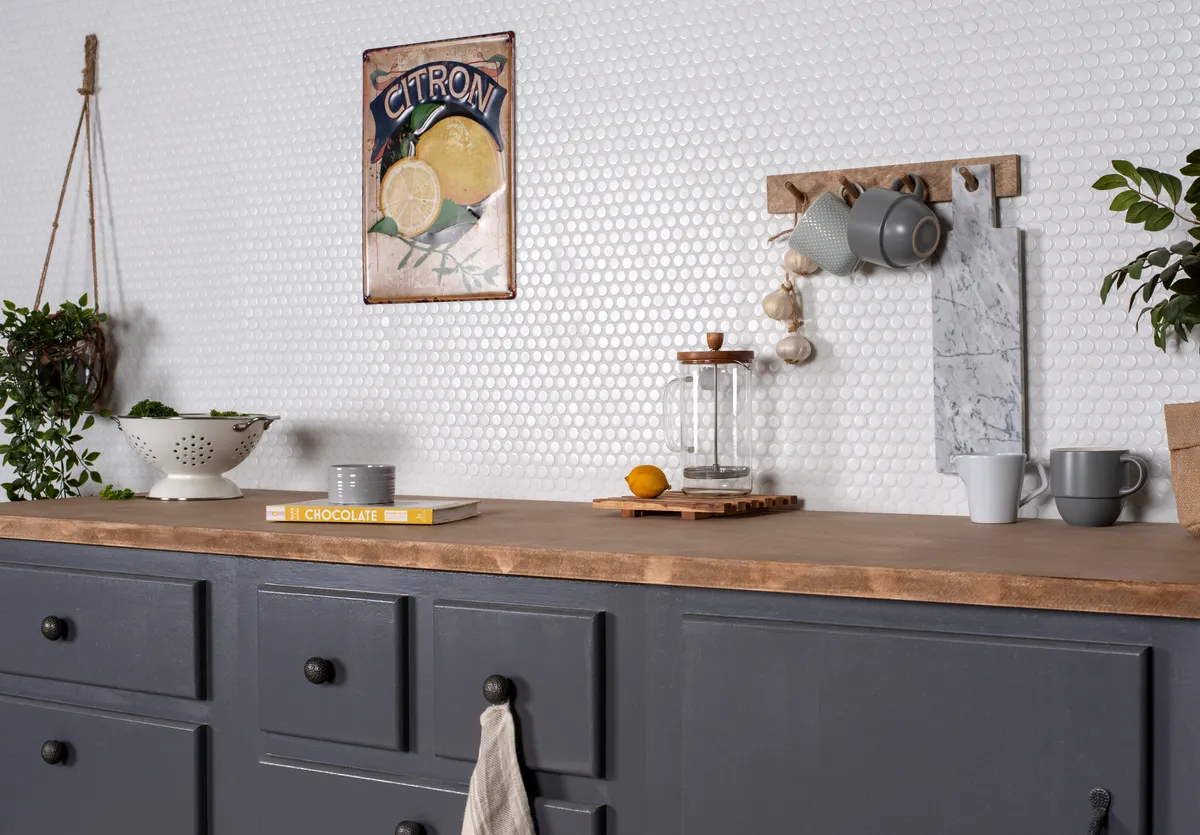 kitchen splashback ideas - mini tiles