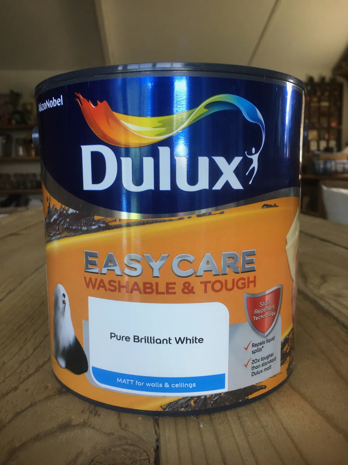 Dulux Easycare washable & tough pure brilliant white matt emulsion