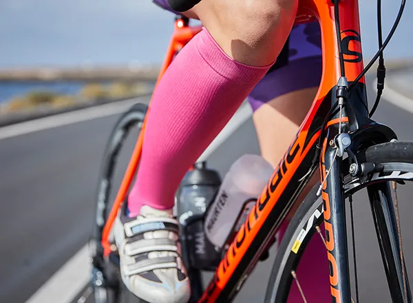 What is compression wear, and how does it work? - 220 Triathlon