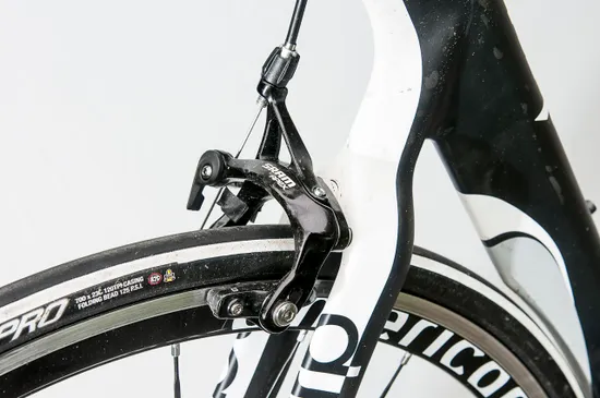 SRAM Apex brakes on Moda's Sharp Carbon tri bike