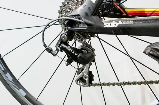 The drivetrain on BMC TimeMachine TM02 is mostly Shimano 105