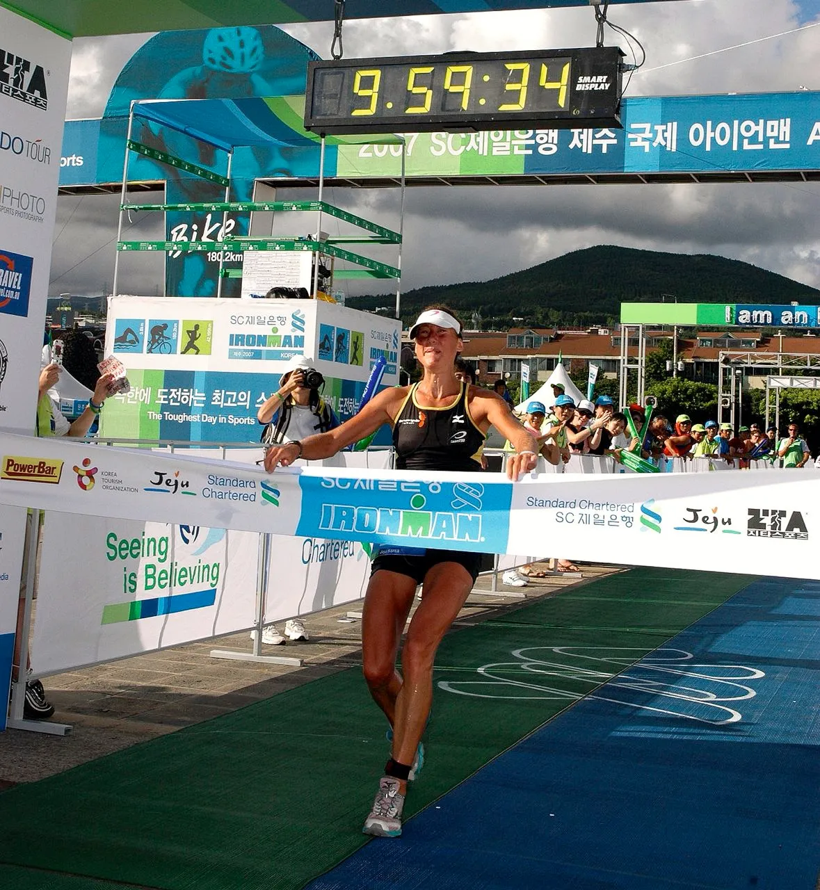 Chrissie Wellington wins Ironman Korea