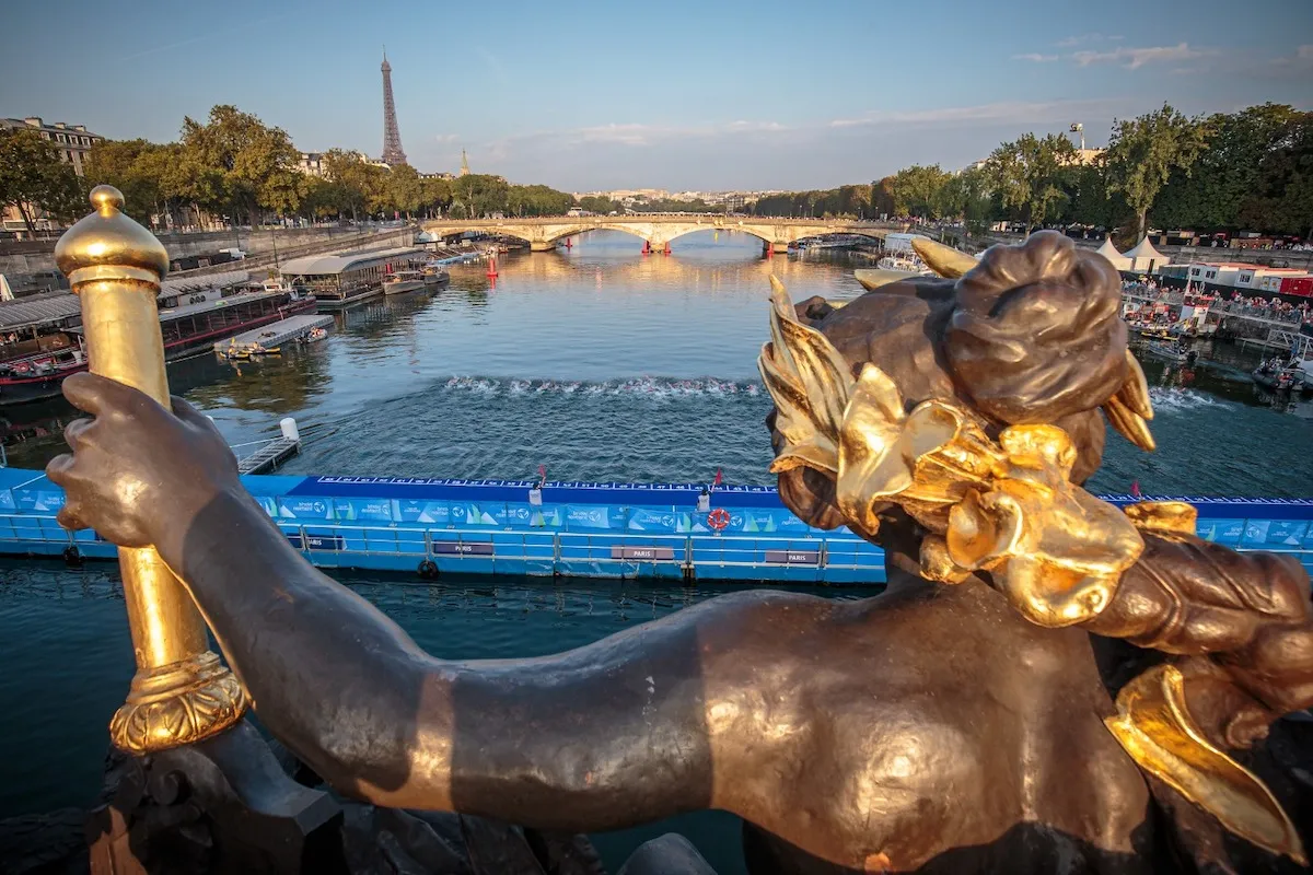 The incredible swim start at the Paris Test Event women's race