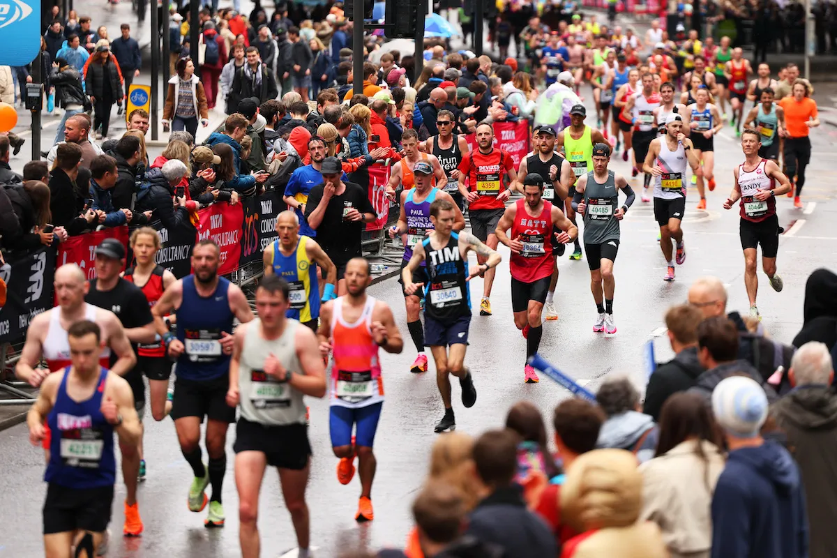 People trying to get a good marathon time at the London Marathon