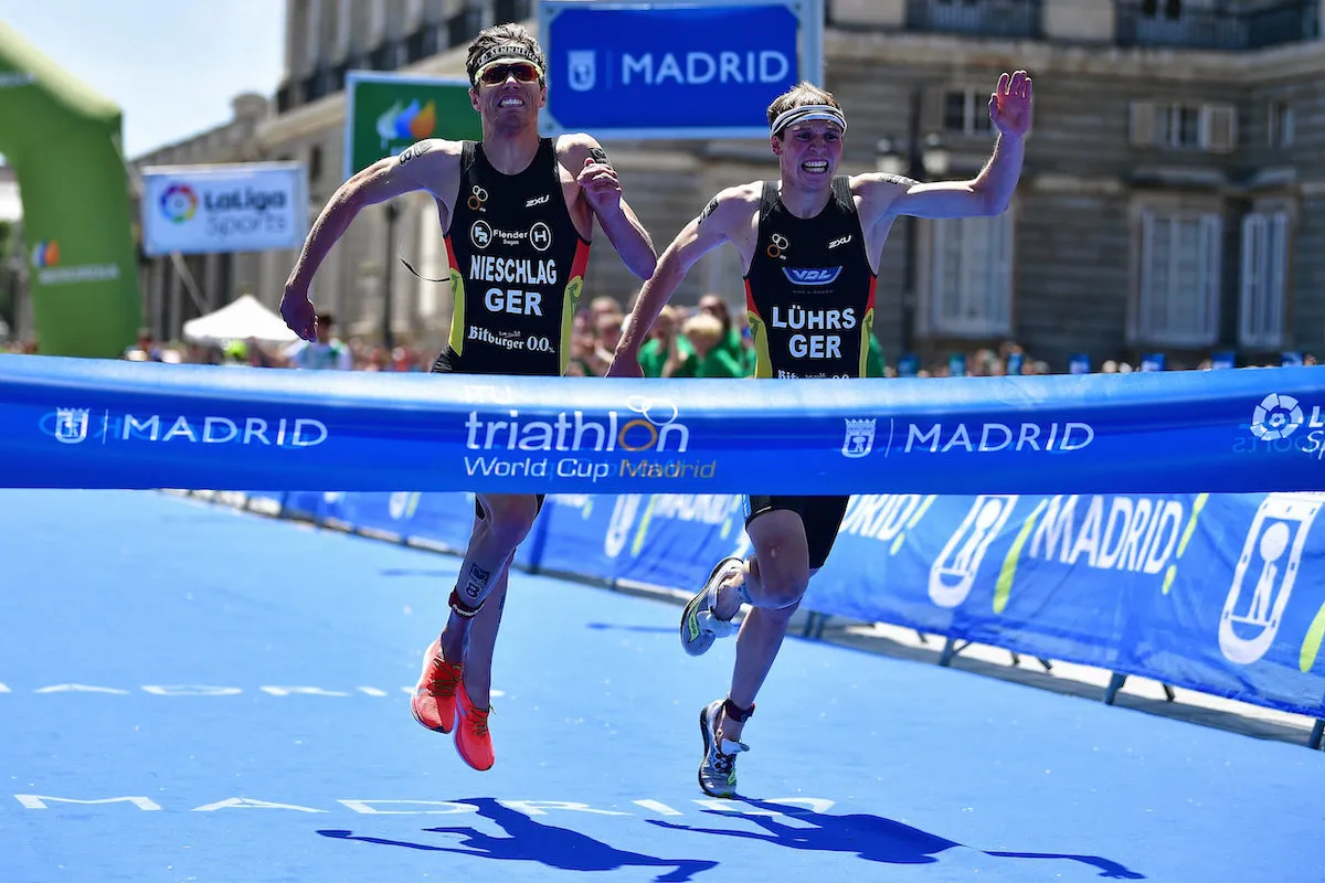 Justus Nieschlag just pips Lasse Lührs to the line at the 2019 Madrid ITU Triathlon World Cup