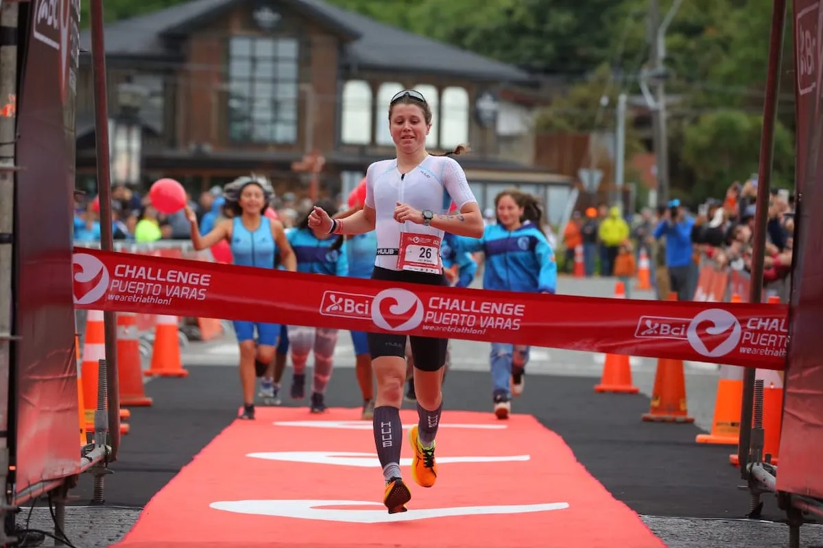 Lucy Byram runs home for the win at Challenge Puerto Varas, Chile, in 2023