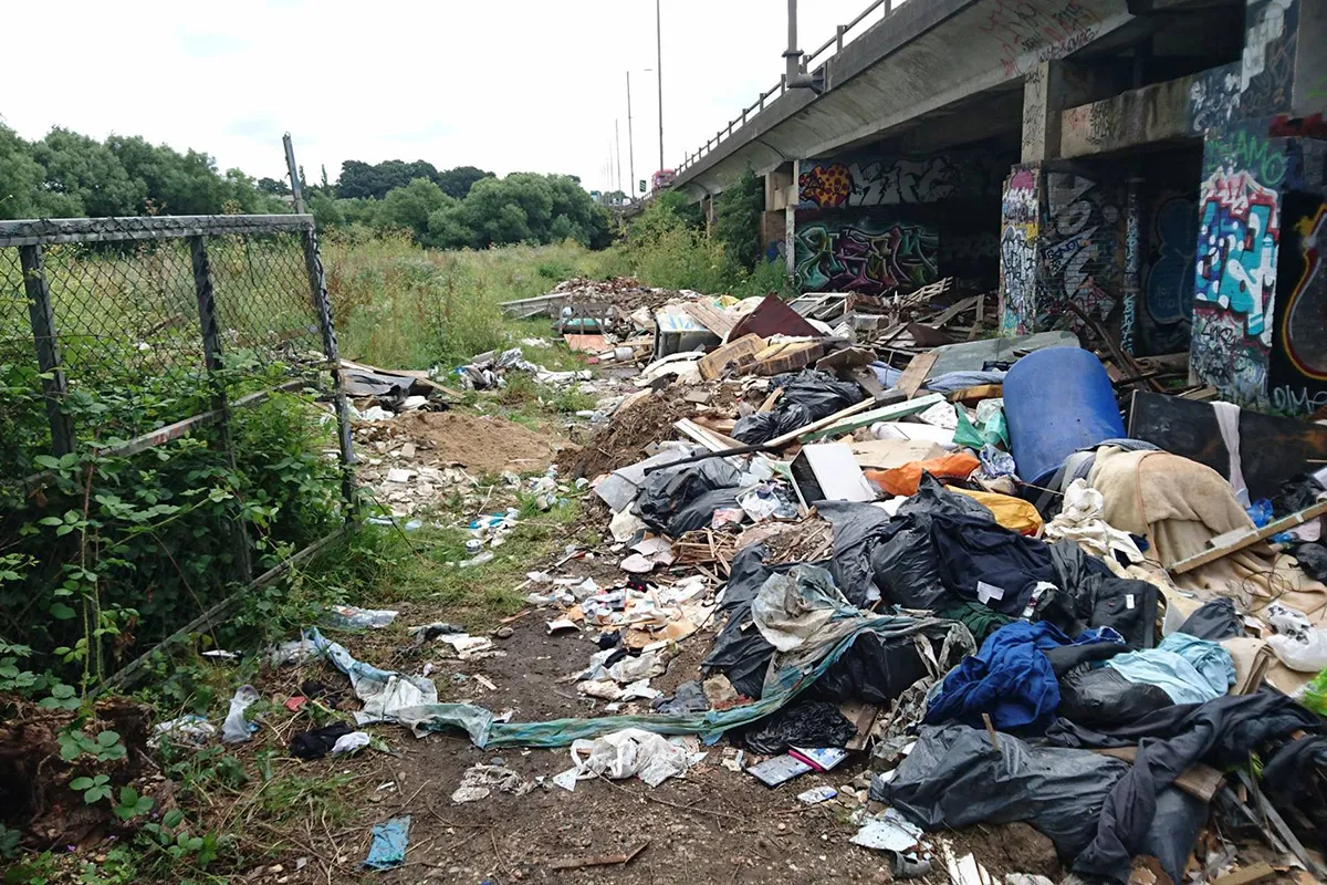Frays20Farm20Meadows_Fly-tipping_Nathan-Nelson2028229-820c4be