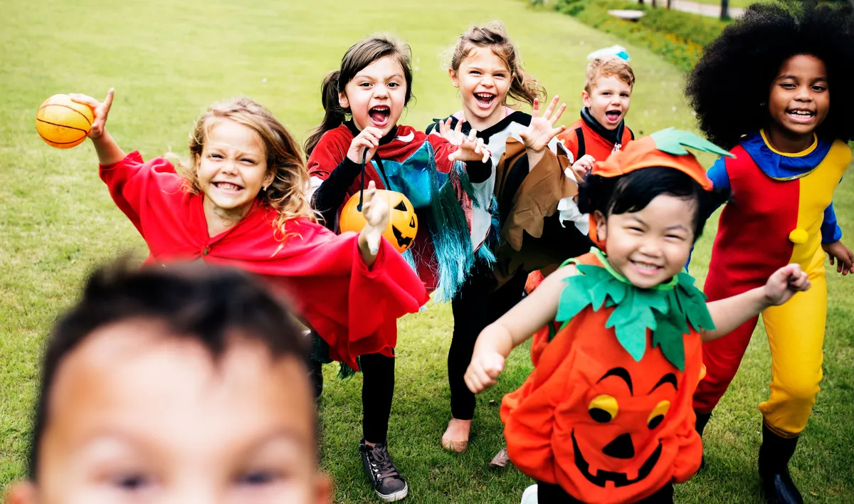 Children-in-Halloween-costume