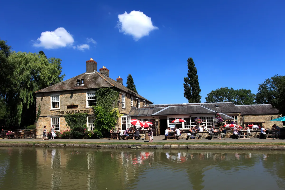 Public house next to the Grand Union Canal