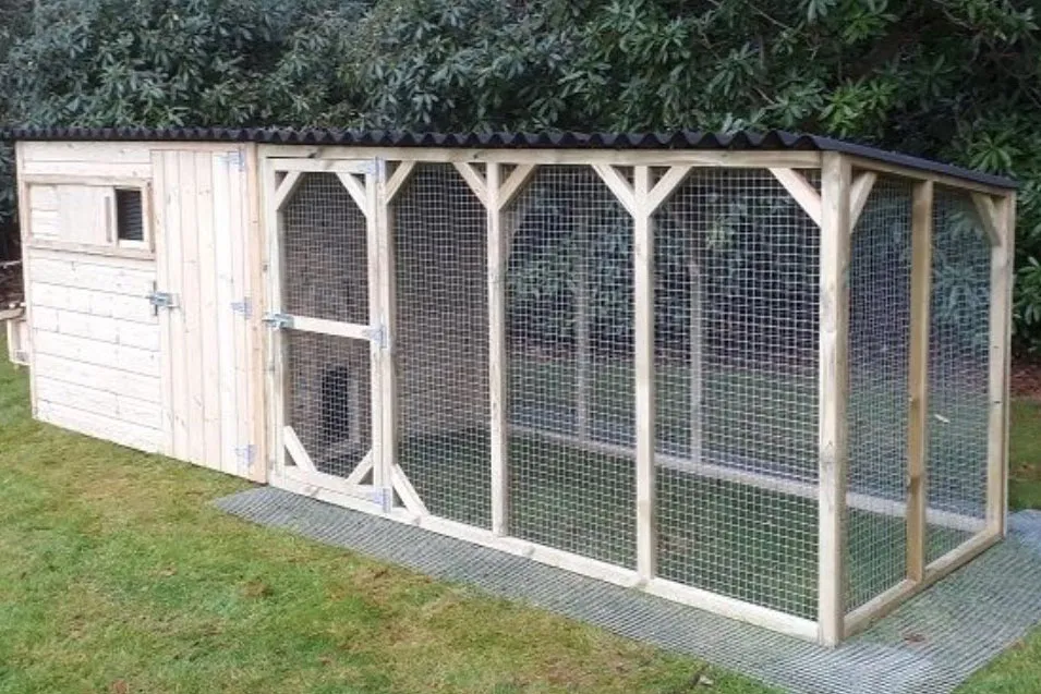 Chicken House with Large Run
