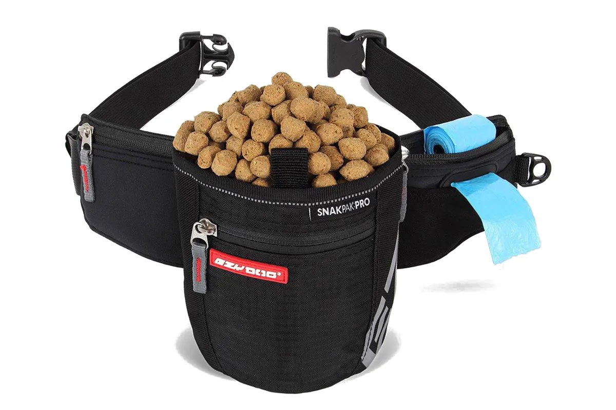 Ezy-Dog SnakPak-Pro Treat Bag with poo bags and dog treats