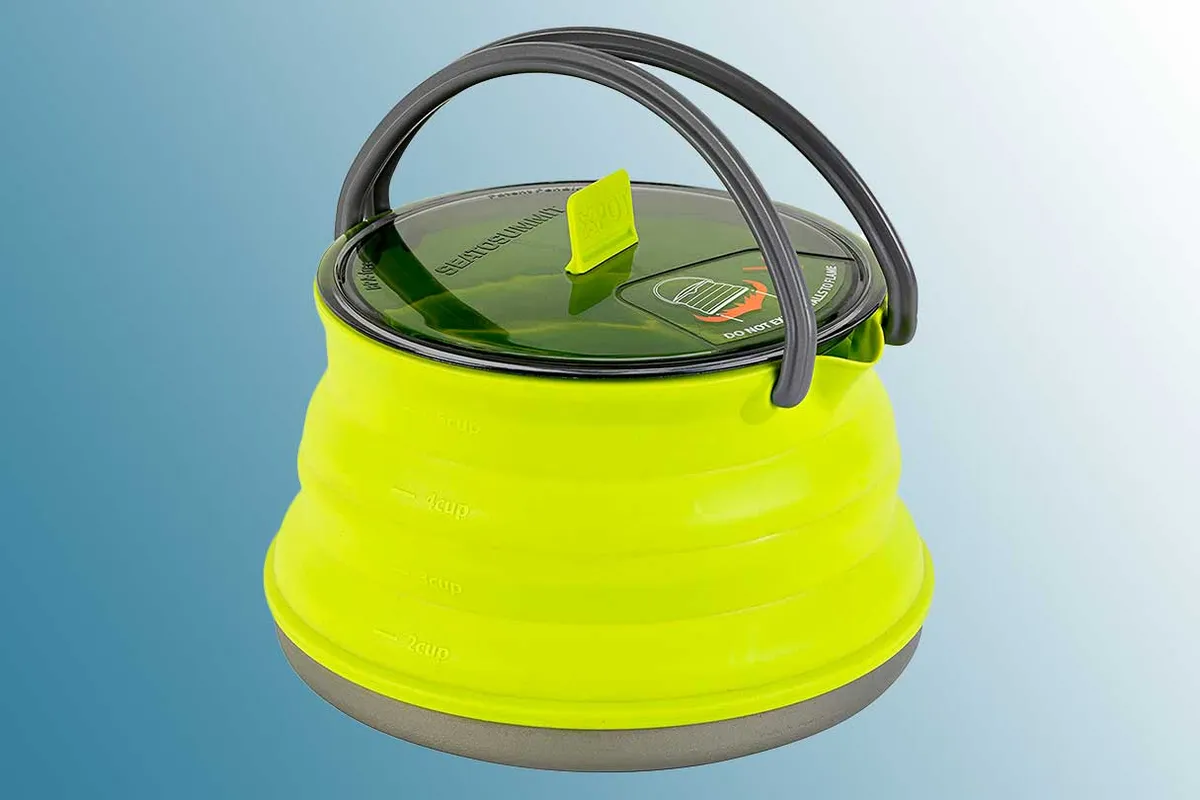 Green collapsible kettle