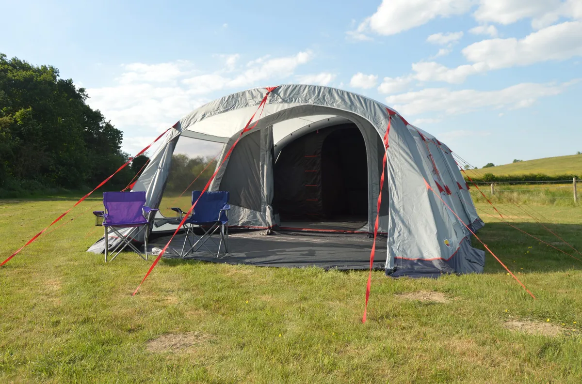 Zonda 6EP tent in field
