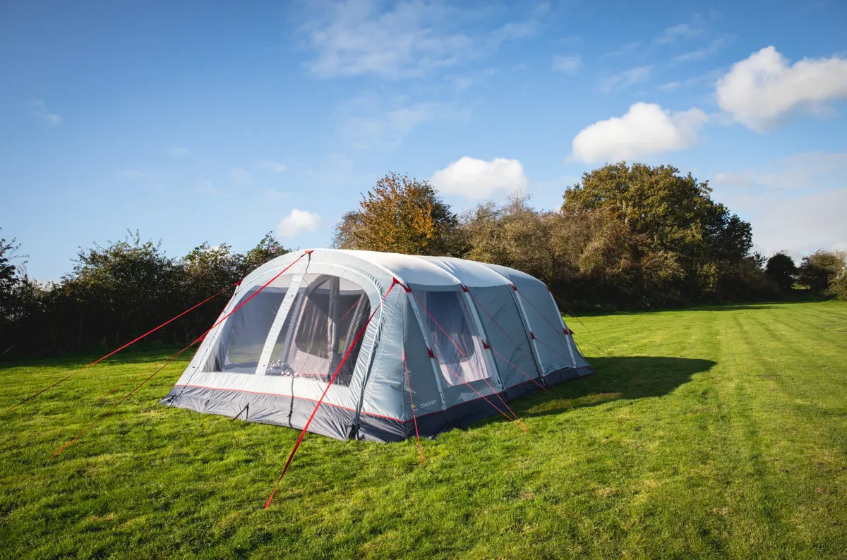 Zonda 6EP tent in field