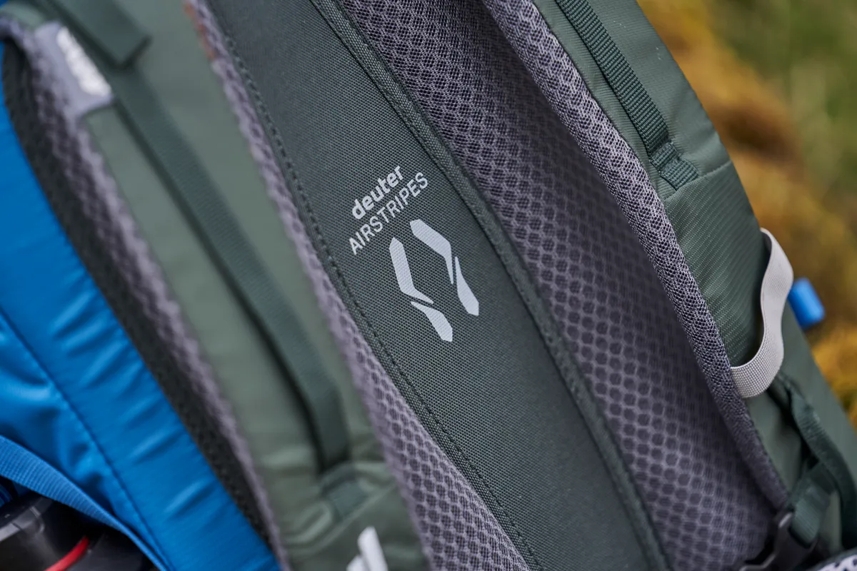 Straps on Deuter Trail 30 backpack