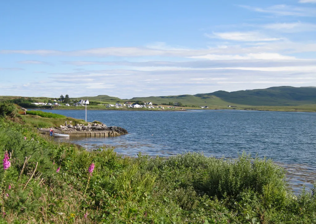 Kinloch Campsite on Loch Dunvegan on a sunny day