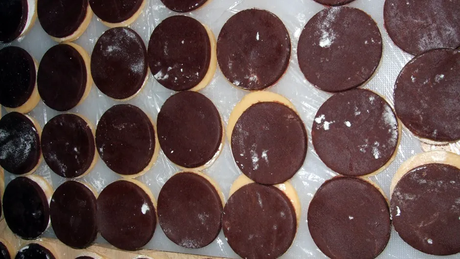 Solar eclipse cookies recipe step 5