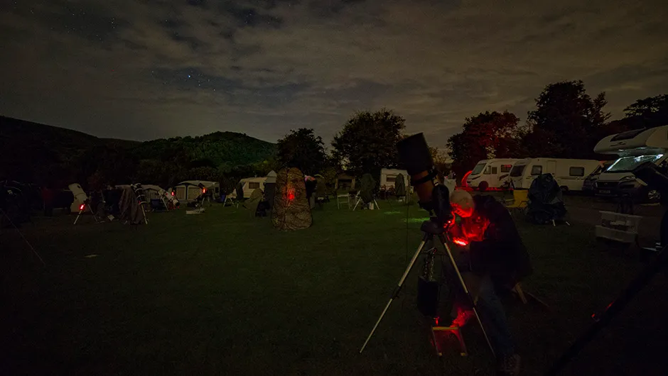 Alan Beech observes through his Celestron NexStar 8SE. Credit: Jamie Carter