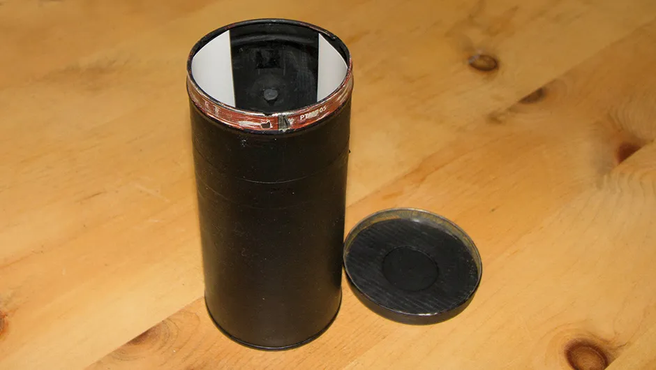 How to make a pinhole camera