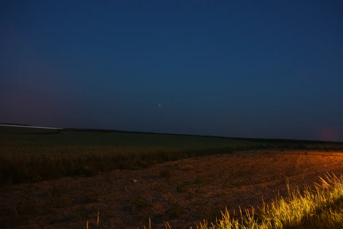 Lunar Eclipse 15/06/2011 by Jarrod Bennett, Zaventem, Belgium. Equipment: Canon 450D