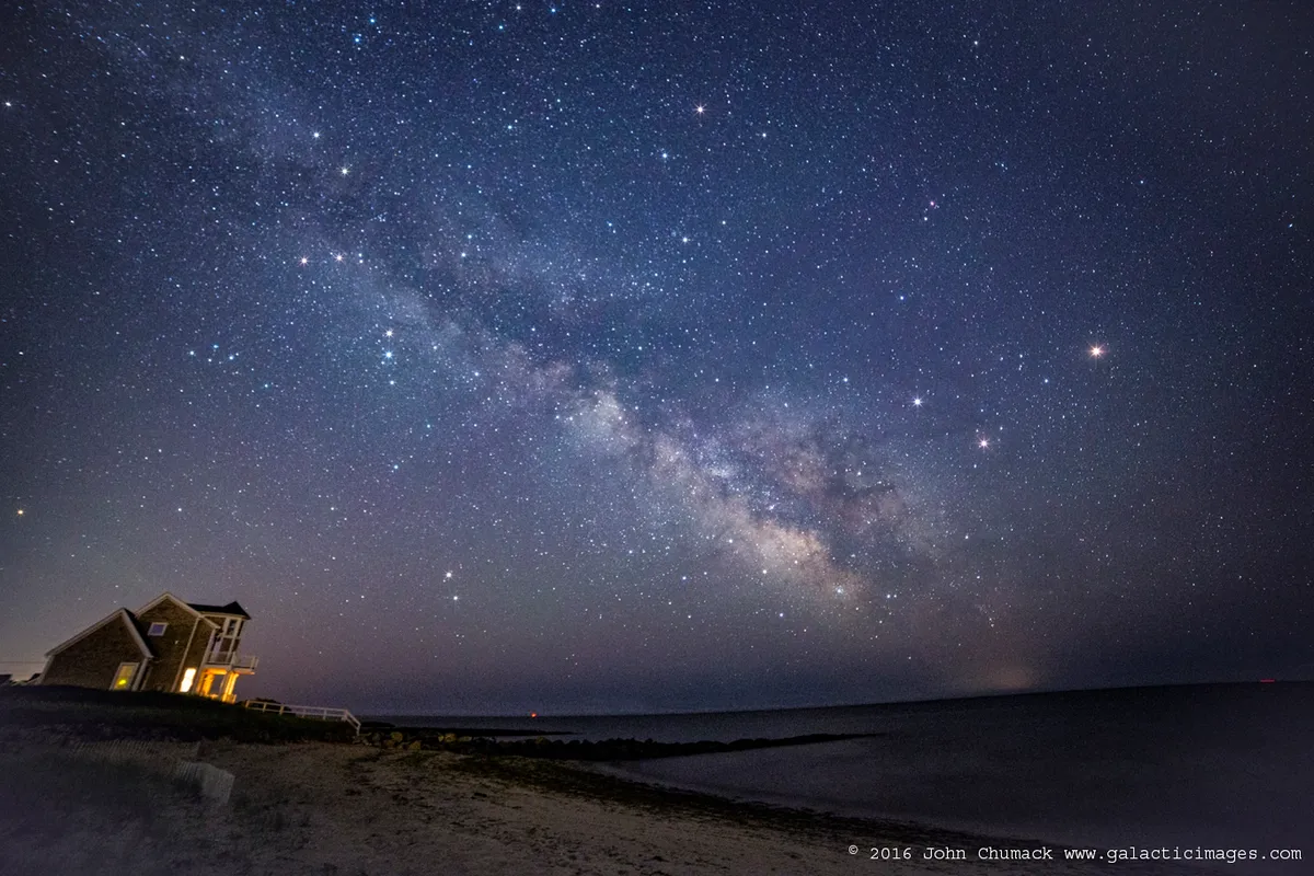 Milky Way over Cape Cod by John Chumack, Cape Cod, USA. Equipment: Canon 6D, 14mm lens.