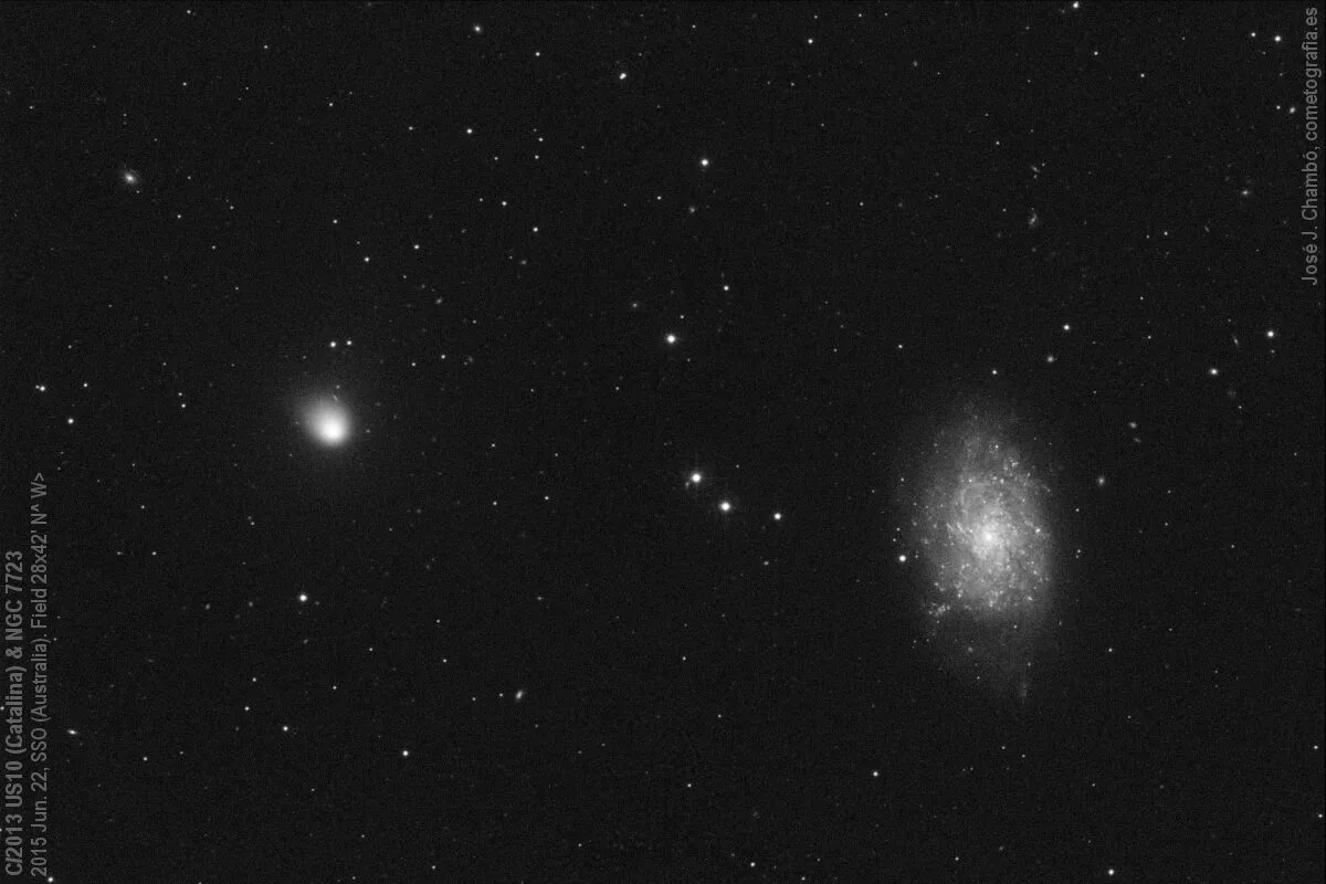Comet C/2013 US10 Catalina & NGC 7723‏ by José J. Chambó, Siding Spring, NSW, Australia. Equipment: Planewave 20