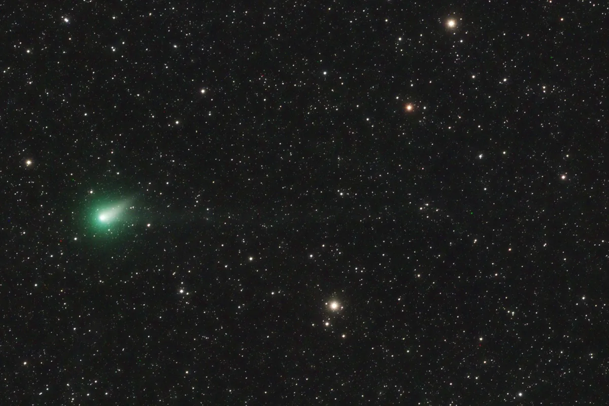 Comet C/2013 US10 Catalina (Aug.8,2015) by José J. Chambó, Siding Spring, NSW, Australia. Equipment: Takahashi FSQ ED 106mm. f/5.0 refractor, FLI ML16803.