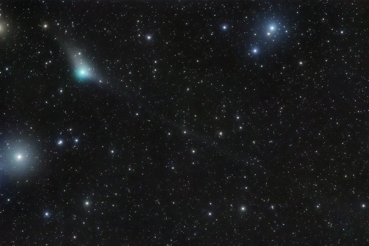 Comet C/2013 X1 PANSTARRS by José J. Chambó, Siding Spring, NSW, Australia. Equipment: Takahashi FSQ ED 106mm f/5.0, SBIG STL-11000M