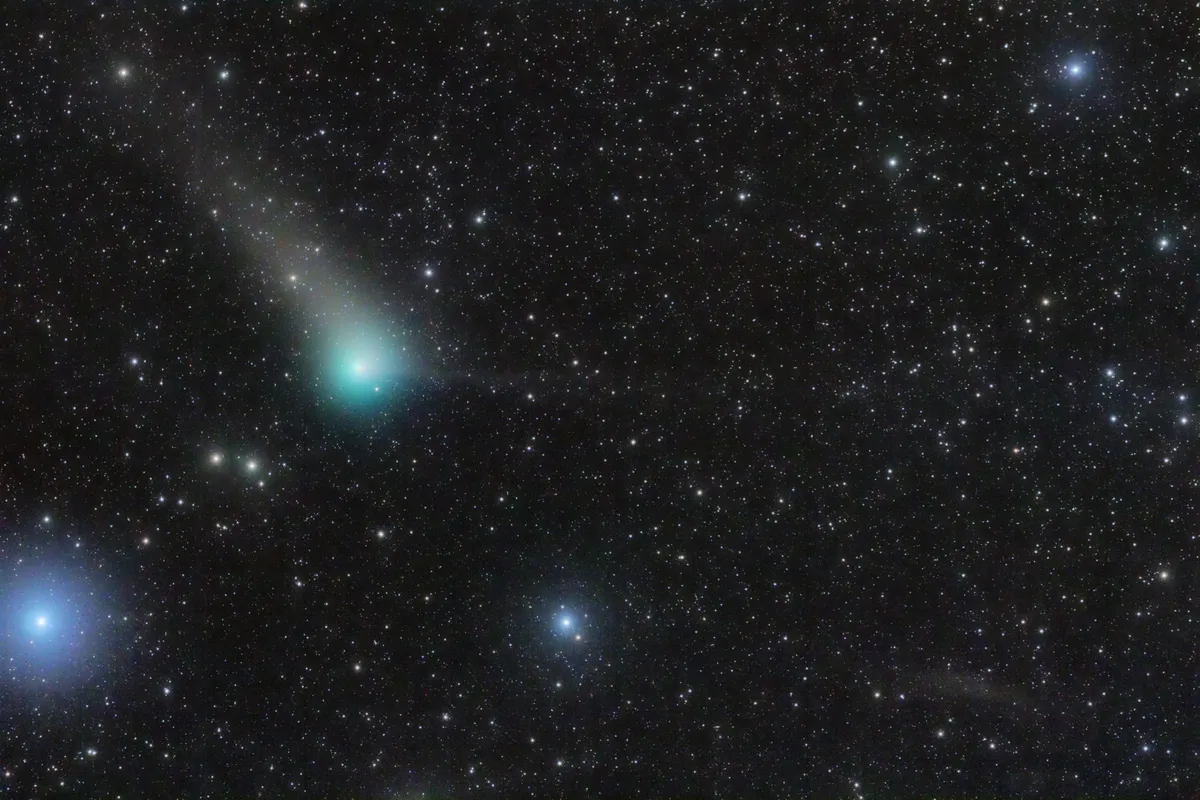 Comet PanSTARRS Approaches Earth by José J. Chambó, Siding Spring, NSW, Australia. Equipment: Takahashi FSQ ED 106mm f/5.0, SBIG STL-11000M