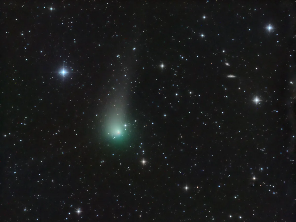 Comet C/2015 V2 Johnson by José J. Chambó, Valencia, Spain. Equipment: GSO 8