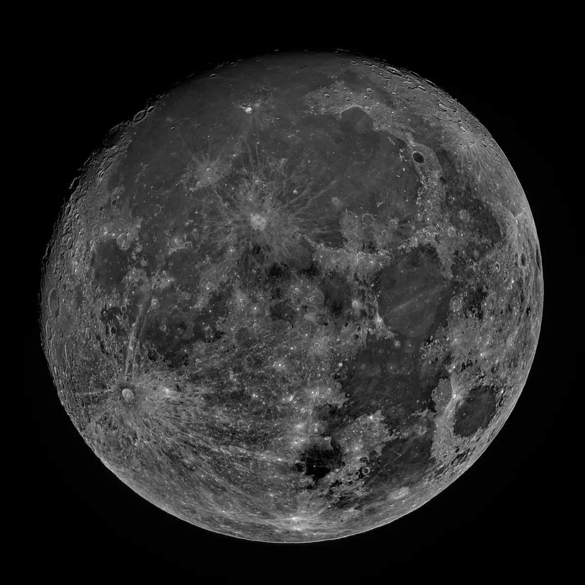 Super Moon by Dave Dowdeswell, Dorset, UK. Equipment: Nikon D800, Sigma 500mm 1.4tc 2tc   polarizer