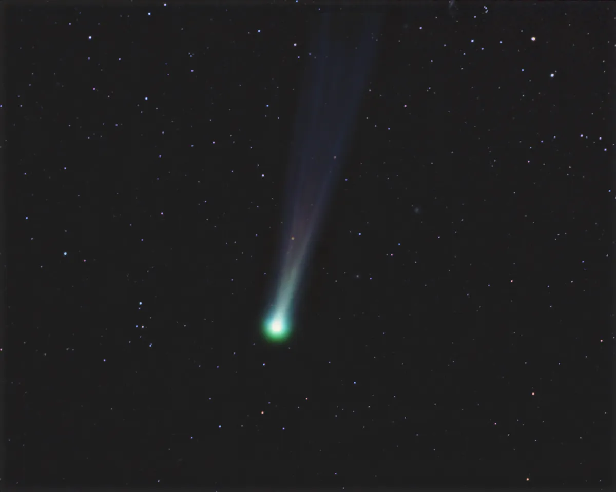 Comet ISON by Simon Wilson, Bakewell, UK. Equipment: Takahashi FSQ85, Atik 460ex, Skywatcher NEQ6 pro mount