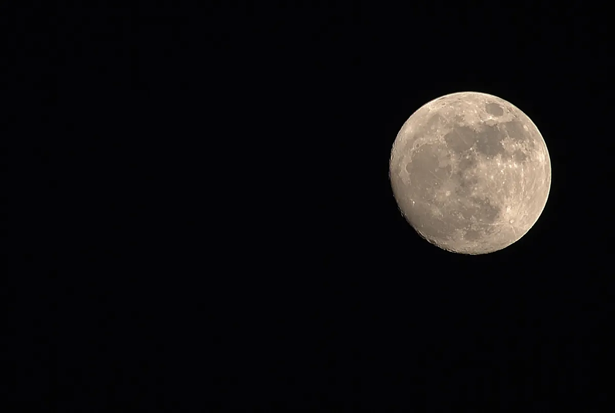 Waxing Gibbous Moon, Norfolk April 2011 by Kylee Williams, Dartford, UK. Equipment: Nikon D3000.