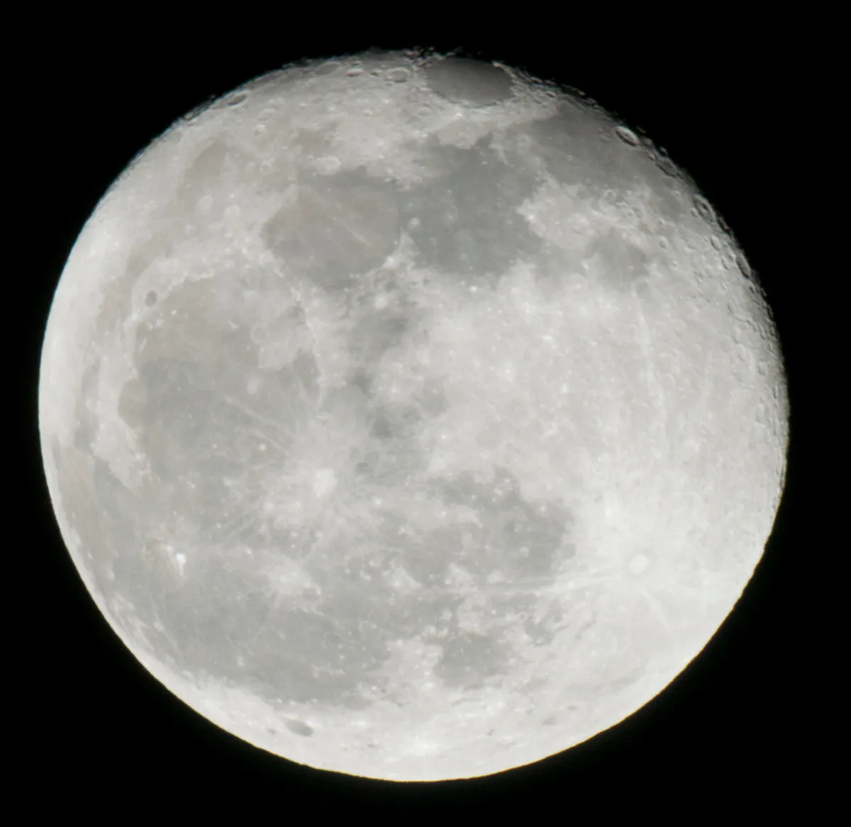 The Day After Full Moon by Dafydd, New Quay, UK. Equipment: Nikon 3200, T-adaptor, x2 Barlow lens, 4