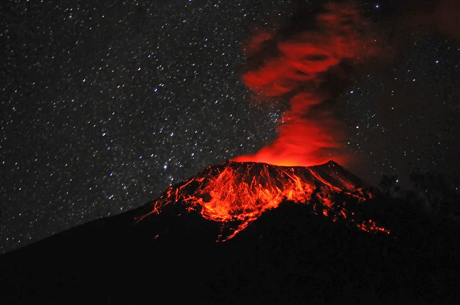 Tungurahua Volcano by Robert Gibson Z, Ecuador. Equipment: Nikon D7000, Nikon 70-300mm