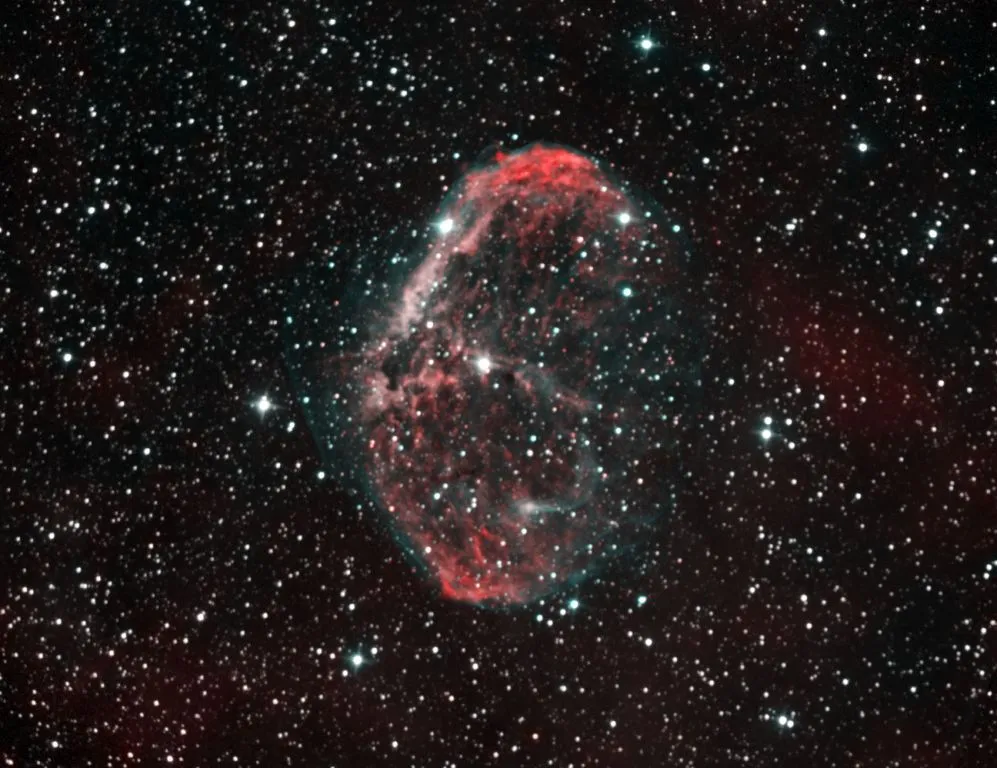 The Crescent Nebula by Simon Hollingdale, Sussex, UK.