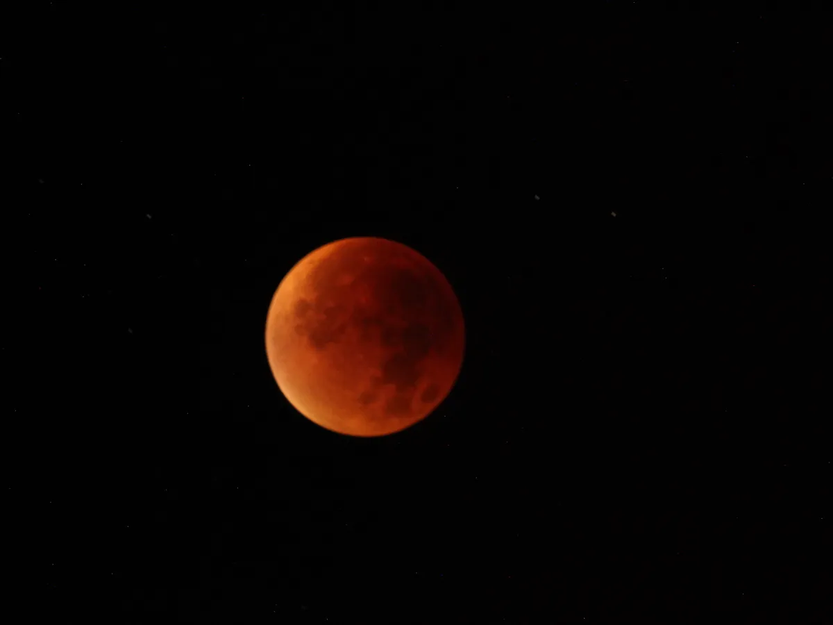 Lunar Eclipse (28/09/2015) by Ronald Hemes, Chichester, West Sussex, UK.