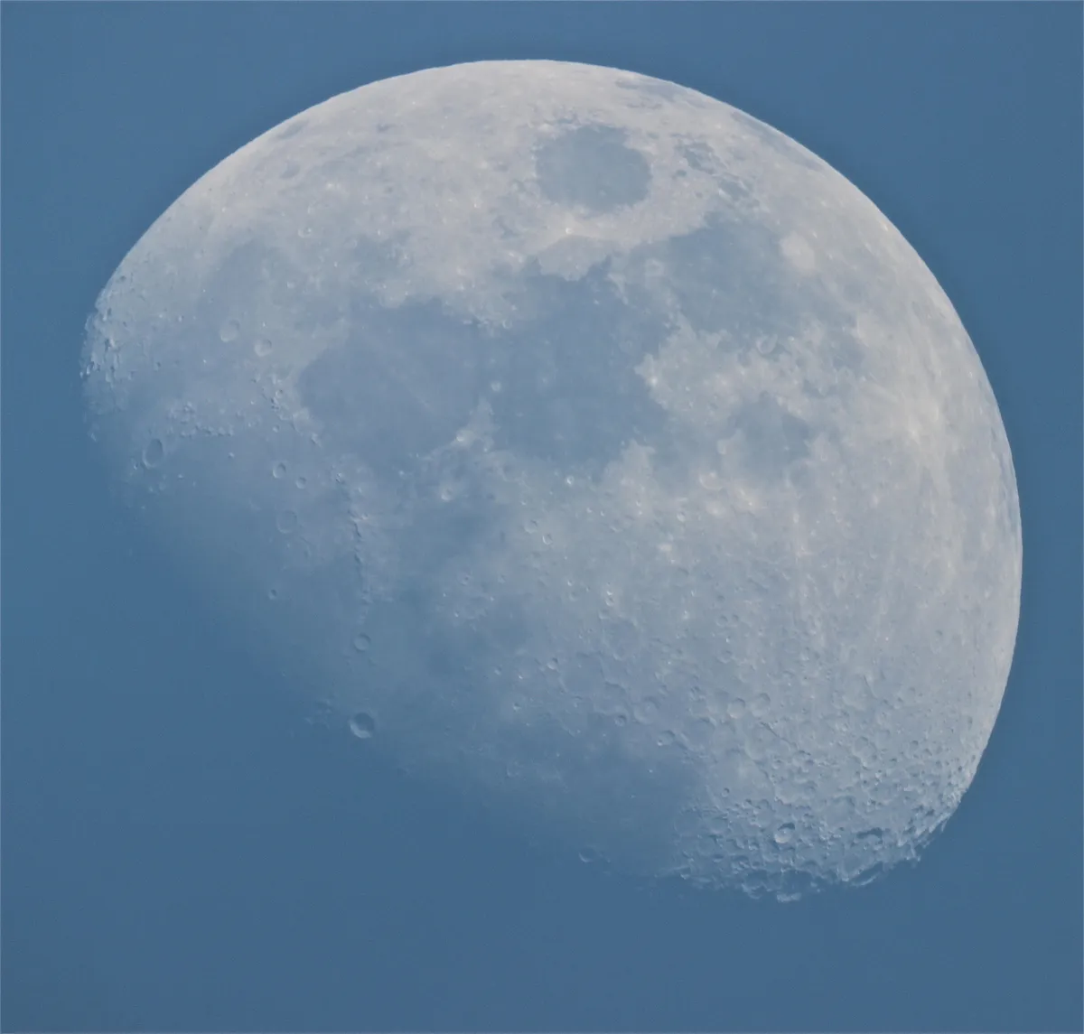 Blue Sky Moon! by Sarah & Simon Fisher, Bromsgrove, Worcestershire, UK. Equipment: Canon 600D, Maksutov 127mm.